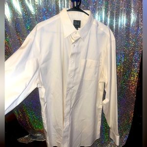 Joe A Banks tailored fit long sleeve button down dress shirt.  Like new cond.